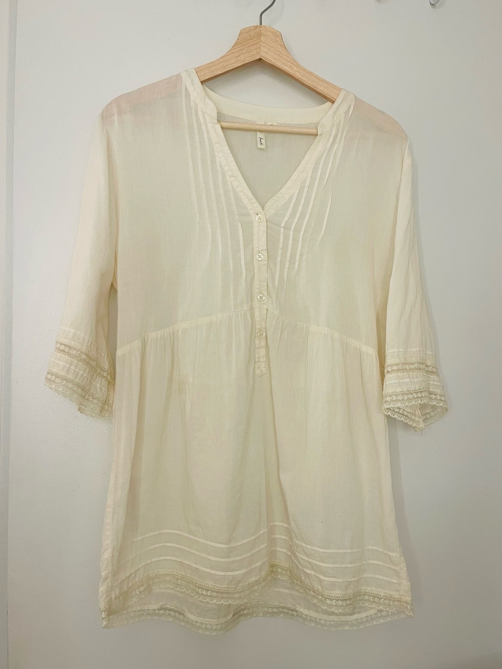 Anthropologie Frenchi Ivory Cotton Gauze Peasant Shirt 3/4 sleeve Lace trimmed